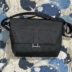 Peak Design Everyday Messenger 15 laptop camera bag